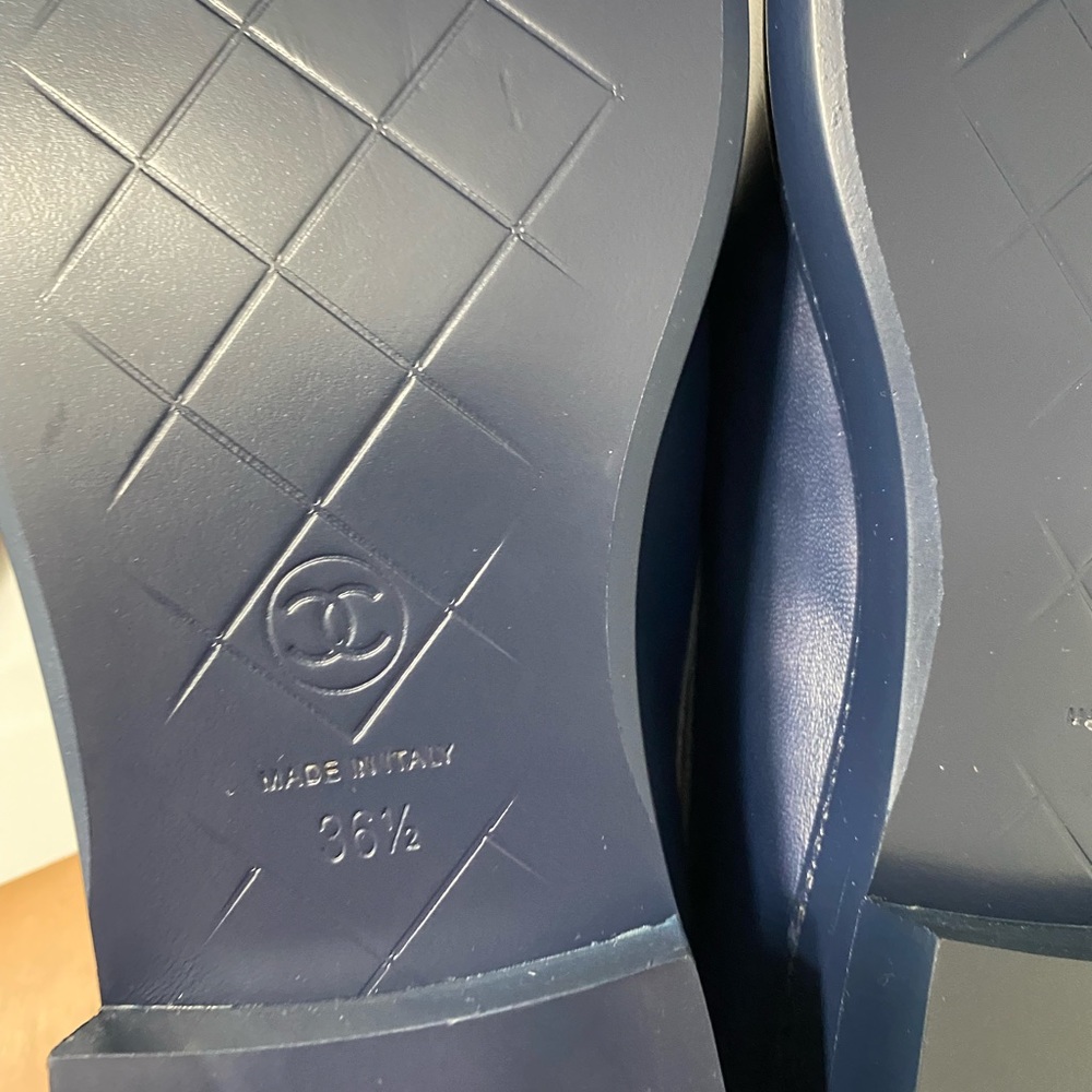 Chanel Lambskin Navy Quilted Turnlock CC Loafers - Picture 4 of 10